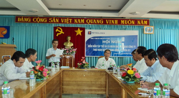 Kiểm điểm tập thể và cá nhân lãnh đạo theo NQTW4