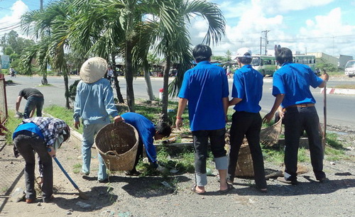 Ra quân hưởng ứng Ngày Môi trường thế giới 5/6/2013