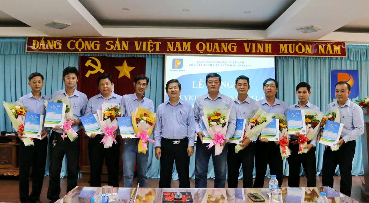 Lễ công bố Quyết định bổ nhiệm lại cán bộ