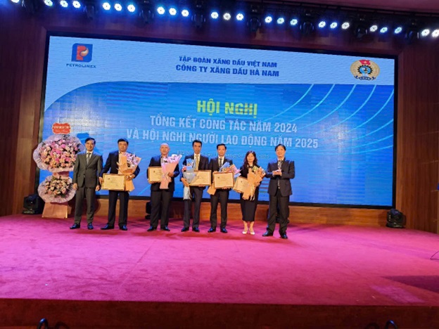 Công ty Xăng dầu Hà Nam tổng kết công tác năm 2024 và Hội nghị người lao động năm 2025
