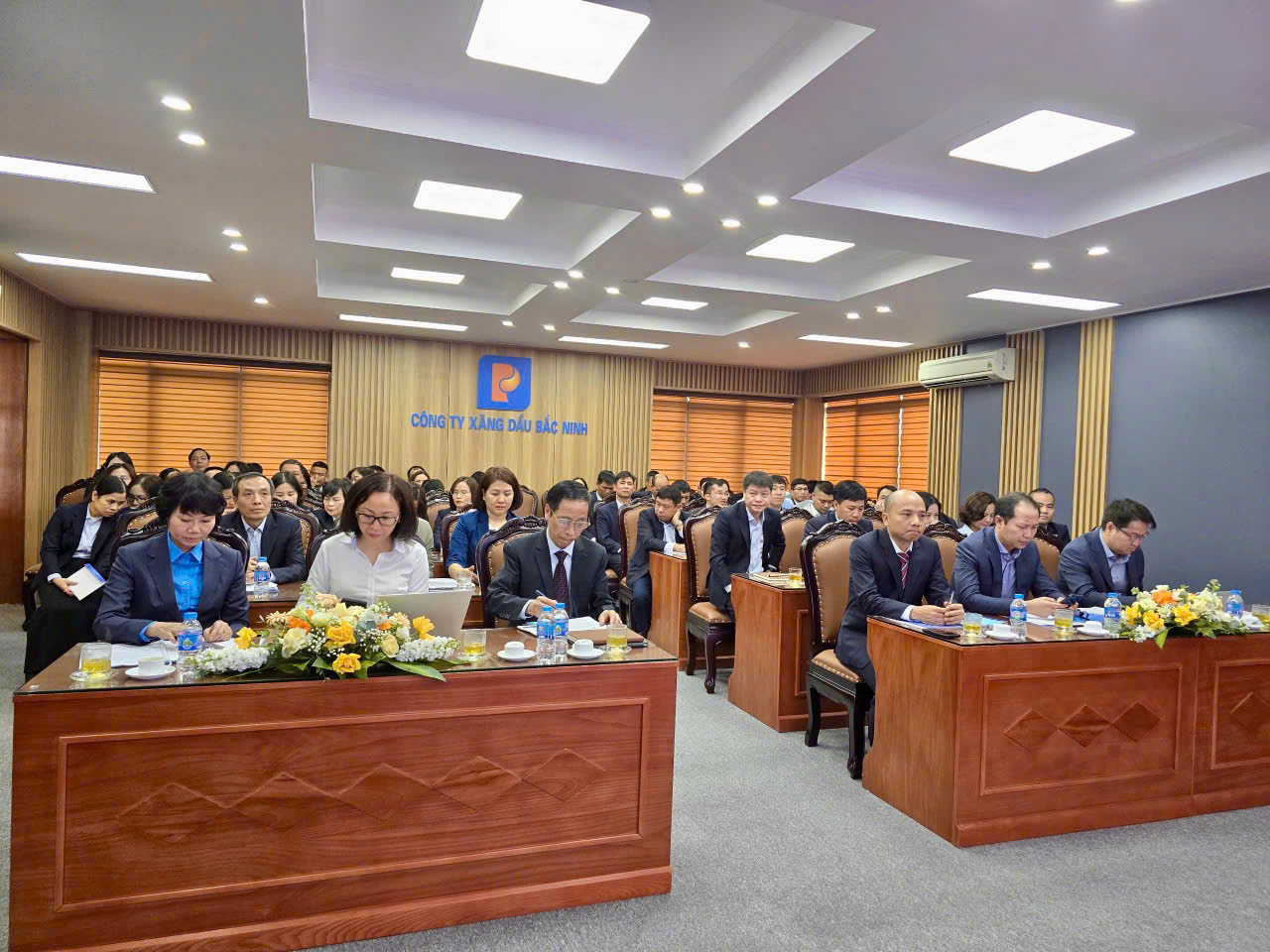Công ty Xăng dầu Bắc Ninh tổ chức Tổng kết công tác năm 2024 và Hội nghị Người lao động năm 2025 - Kinh doanh ngoài xăng dầu làm nên điểm sáng