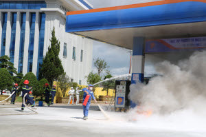 Thực tập phương án chữa cháy tại Petrolimex-Cửa hàng 19 hưởng ứng Ngày toàn dân PCCC (04/10)