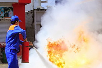 Thực tập phương án chữa cháy hưởng ứng ngày toàn dân PCCC (4/10)