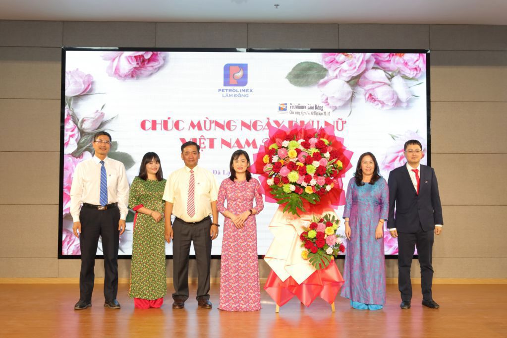 Ấm áp chương trình kỷ niệm 95 năm Ngày thành lập Hội Liên hiệp Phụ nữ Việt Nam tại Petrolimex Lâm Đồng