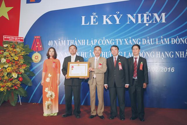 Petrolimex Lâm Đồng kỷ niệm 40 năm thành lập, đón nhận Huân chương Lao động hạng Nhất