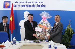 Phó chủ tịch UBND tỉnh Phạm S thăm, chúc Tết Petrolimex Lâm Đồng
