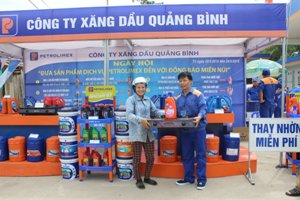 ĐTN Petrolimex Quảng Bình ra quân đưa hàng hóa, dịch vụ Petrolimex đến với NTD Việt Nam