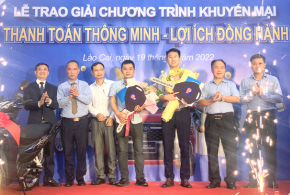 Petrolimex trao giải chương trình “Thanh toán thông minh – Lợi ích đồng hành” tại Lào Cai