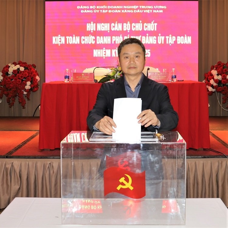 Hoàn thành quy trình kiện toàn đồng chí Đào Nam Hải giữ chức danh Phó Bí thư Đảng ủy Tập đoàn Xăng dầu Việt Nam nhiệm kỳ 2020 – 2025
