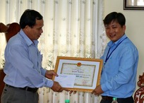 Petrolimex An Giang nhận bằng khen của Bảo hiểm Xã hội Việt Nam