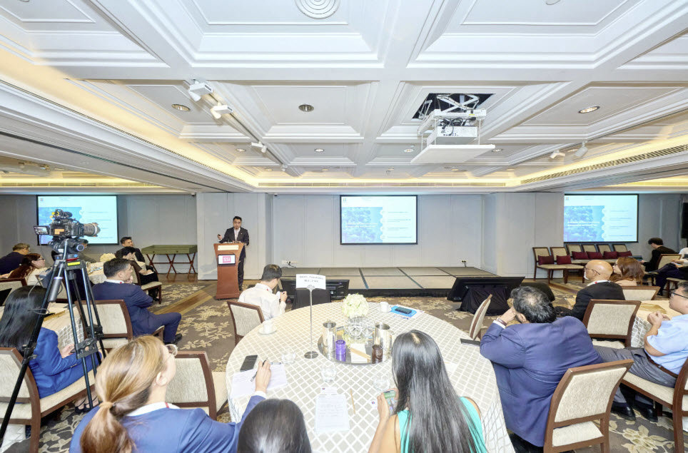 Petrolimex takes initiative in green finance trend, accelerates energy transition