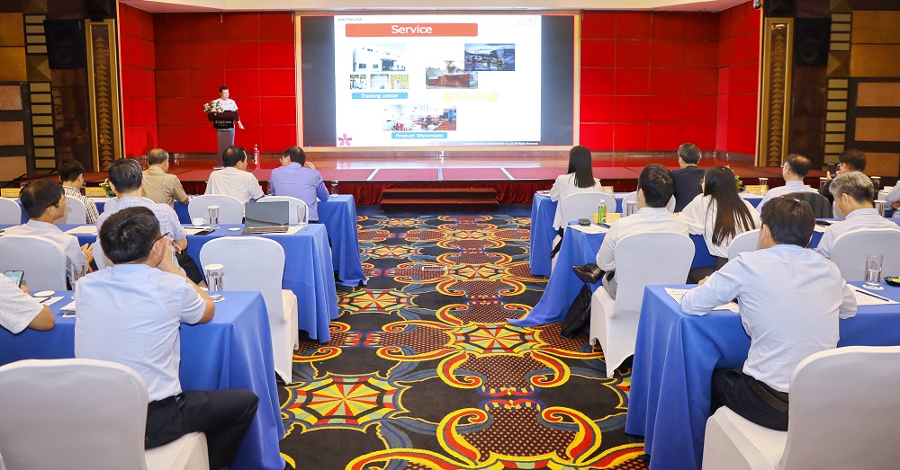 Petrolimex holds conference on enhancing warehouse, petrol station management and operation