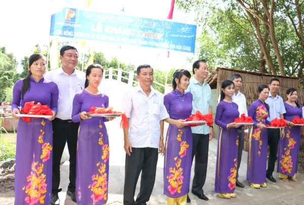 Rural bridge inauguration in Ta Keo Vam hamlet, Phi Thong commune, Rach Gia City