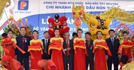 Petrolimex trao 1 tỷ đồng tặng Quỹ ASXH tỉnh Kon Tum