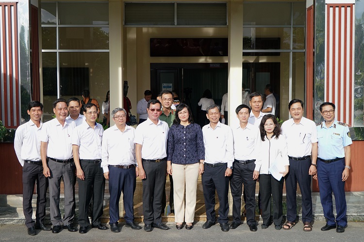 Phó Chủ tịch UBND TPHCM Phan Thị Thắng thăm, làm việc tại TKXD Nhà Bè