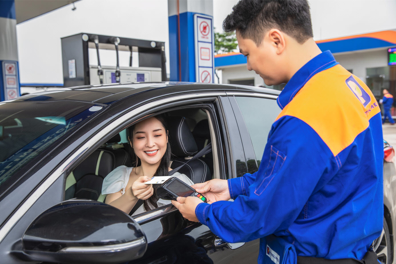 Petrolimex rolls out Visa contactless payments at petrol stations across Vietnam