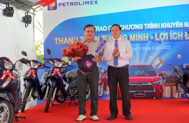 Petrolimex trao giải Chương trình “Thanh toán thông minh - Lợi ích đồng hành” tại Đà Nẵng
