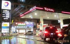 Campuchia - giá bán lẻ xăng dầu tăng thêm 150 Riel/lít từ 22/8