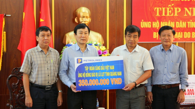 Petrolimex hỗ trợ nhân dân vùng bão lũ tỉnh Quảng Nam 350 triệu đồng