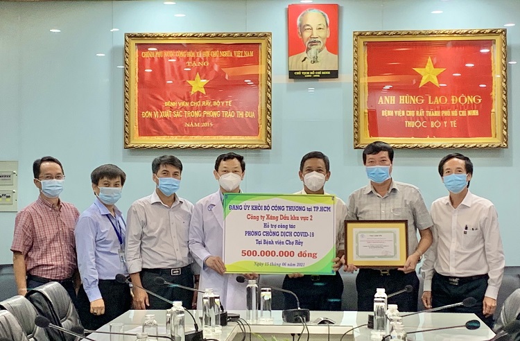 Petrolimex Sài Gòn hỗ trợ 500 triệu đồng phòng, chống dịch Covid-19 tại BV Chợ Rẫy