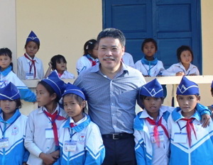 Petrolimex trao tặng Trường Tiểu học & THCS xã Hướng Việt phòng học vi tính