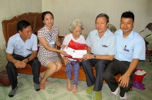 Petrolimex Bắc Thái thăm hỏi Mẹ VNAH Hoàng Thị Vạc
