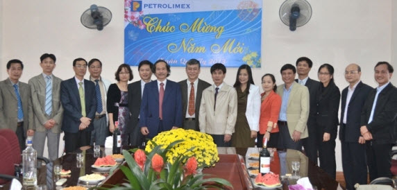 Phó tổng giám đốc Petrolimex thăm, chúc tết CBCNV-NLĐ PTS Hà Tây