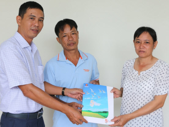PKC trao nhà "Đại đoàn kết" tặng bà Lý Thị Lùn Em