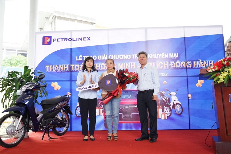 Petrolimex trao giải Chương trình "Thanh toán thông minh - Lợi ích đồng hành" tại Thừa Thiên Huế