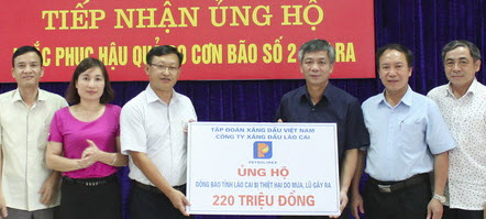 Petrolimex trao 227 triệu đồng hỗ trợ đồng bào khắc phục hậu quả thiên tai tại Lào Cai