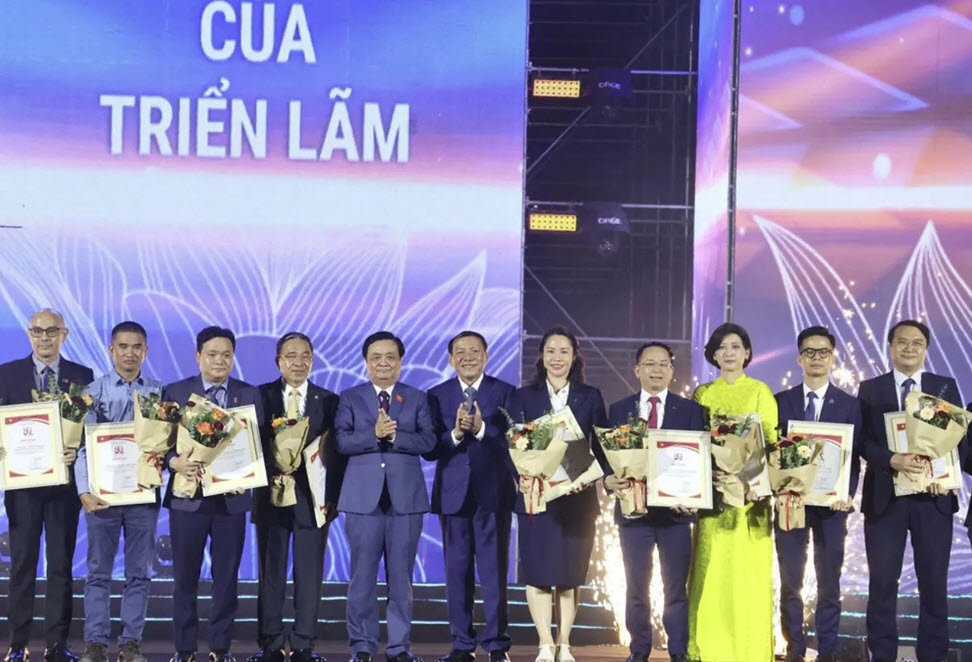 Petrolimex honoured for “Outstanding Exhibition Space” at National Achievements Exhibition