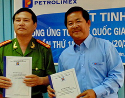 Petrolimex An Giang nhận Bằng khen UBND tỉnh về ATVSLĐ-PCCN