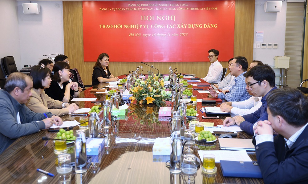Đảng ủy Petrolimex trao đổi nghiệp vụ công tác xây dựng Đảng với Đảng ủy TCT Thuốc lá Việt Nam