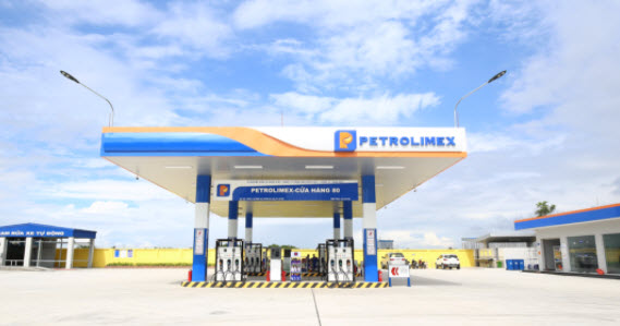 Petrolimex pioneers RON 95-V sale in Vietnam