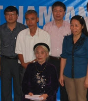 Petrolimex Phú Thọ vinh dự được phụng dưỡng Mẹ Việt Nam anh hùng Vũ Thị An