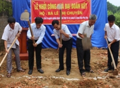 Khởi công xây dựng nhà ĐĐK tặng gia đình bà Lê Thị Chuyên