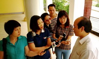 Tin ảnh: Đi thực tế tại Bệnh viện đa khoa và làm việc với lãnh đạo huyện Đồng Văn (tiếp)