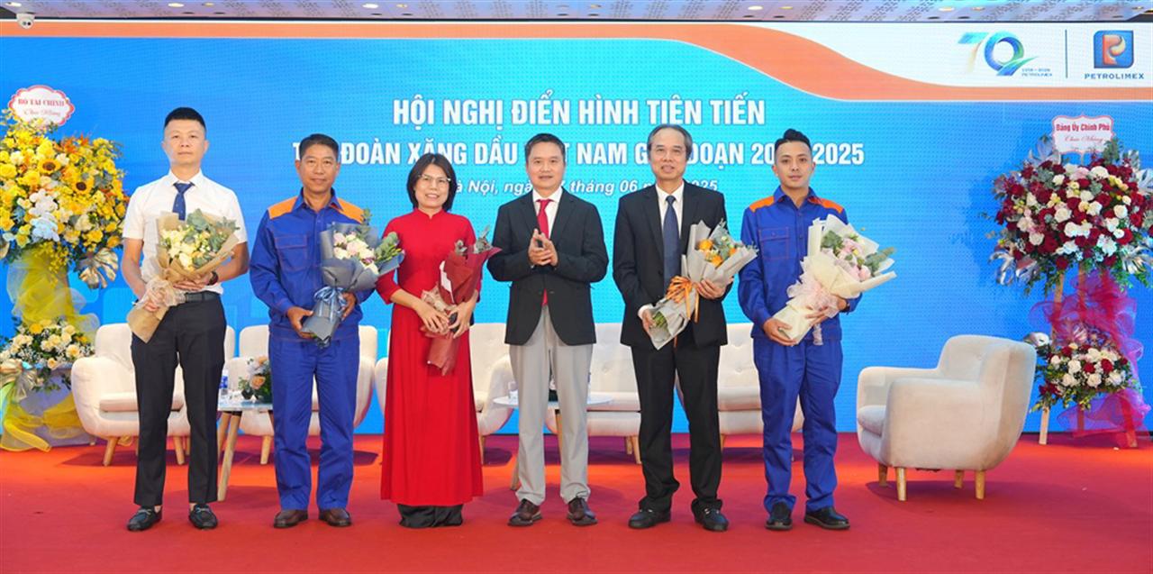 Tập đoàn Xăng dầu Việt Nam tổ chức thành công Hội nghị Điển hình tiên tiến giai đoạn 2020 - 2025