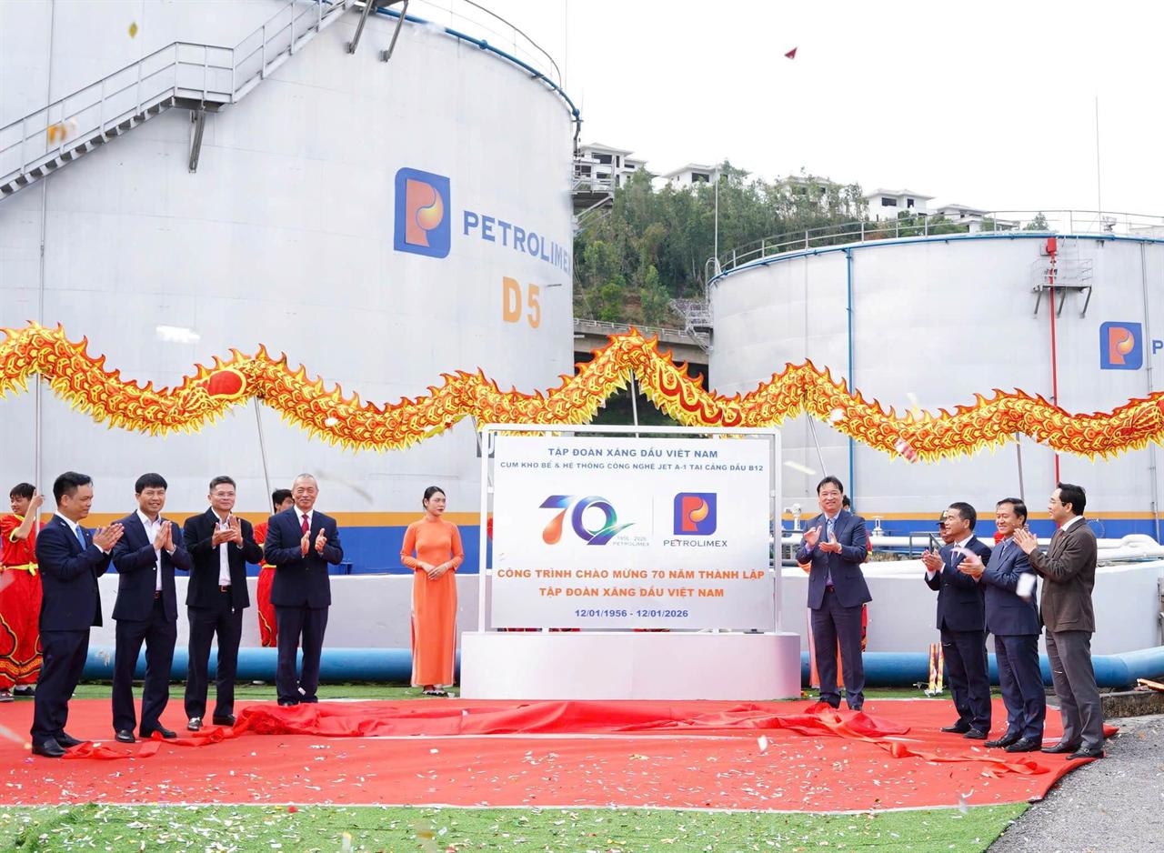 Petrolimex Aviation và Petrolimex Quảng Ninh gắn biển công trình chào mừng kỷ niệm 70 năm thành lập Petrolimex