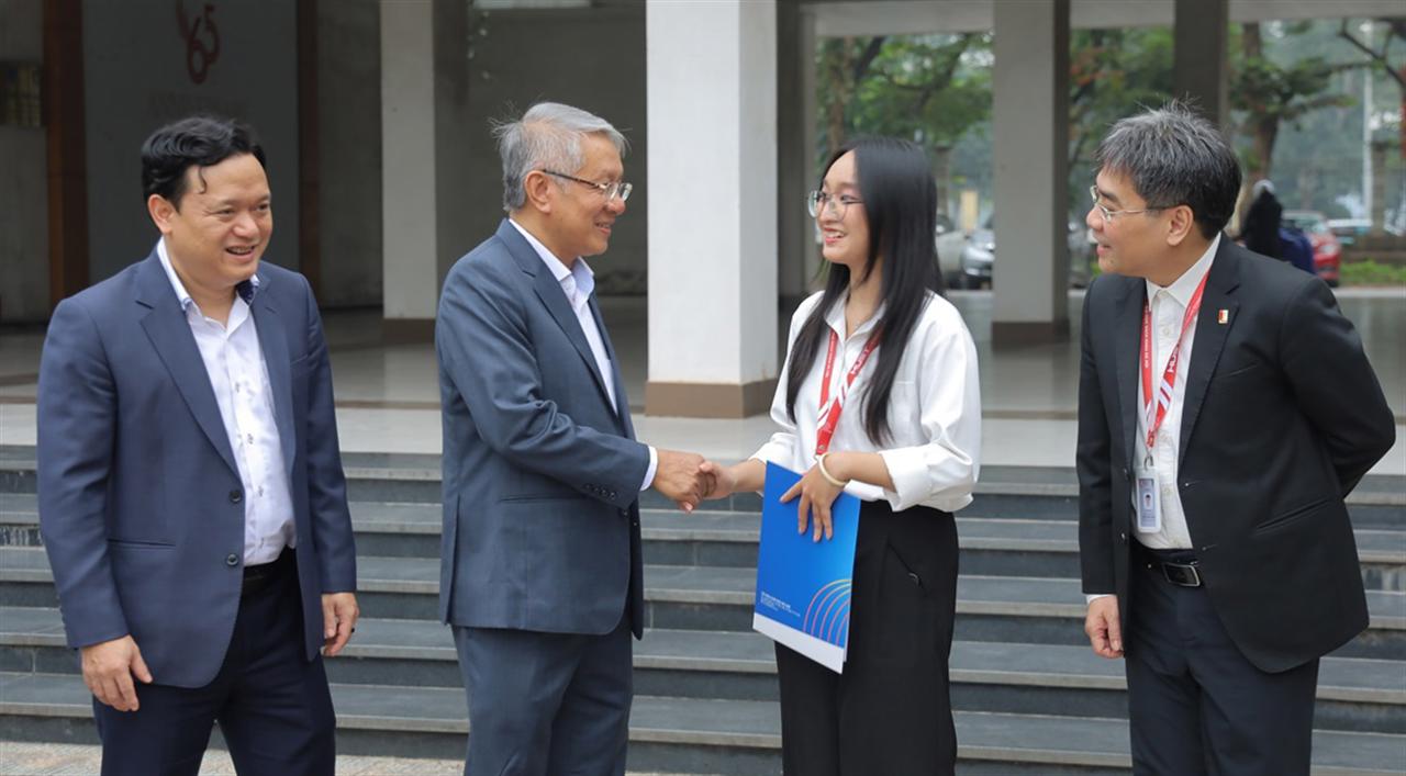 Petrolimex tiếp sức tri thức, đồng hành cùng sinh viên Đại học Bách Khoa