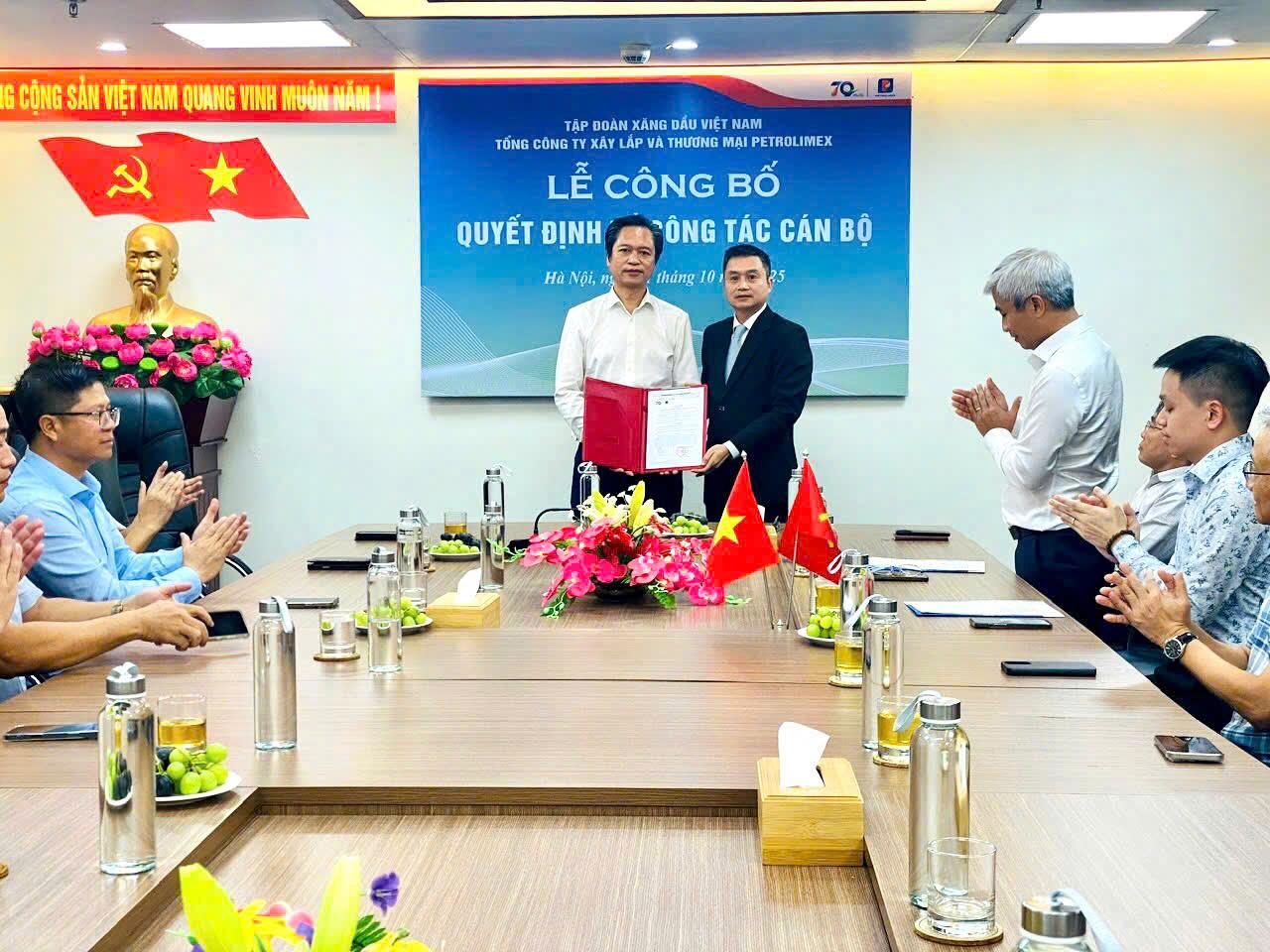 Lễ công bố Quyết định bổ nhiệm Chủ tịch HĐTV Tổng công ty Xây lắp và Thương mại Petrolimex
