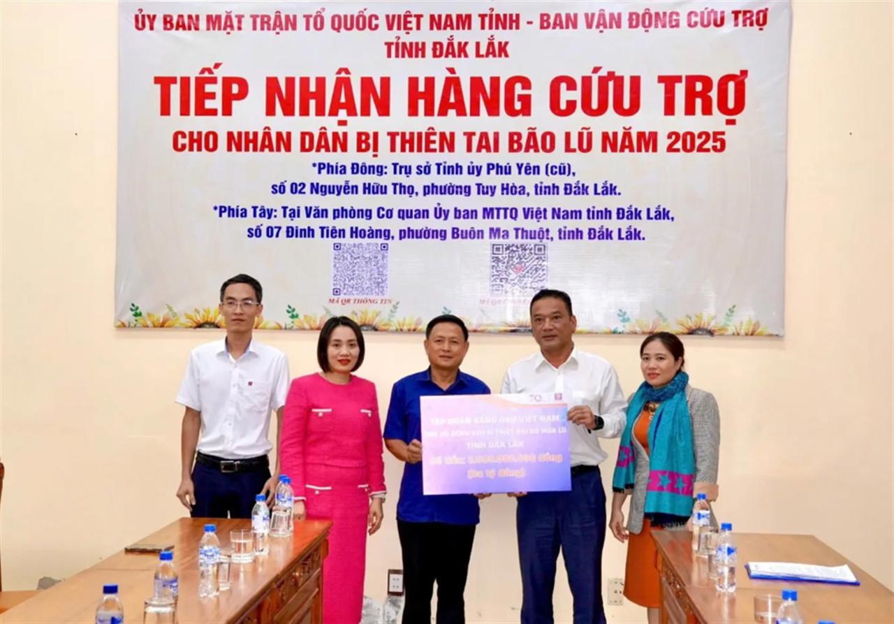 Petrolimex ủng hộ ba tỷ đồng hỗ trợ khắc phục hậu quả do mưa lũ gây ra tại tỉnh Đắk Lắk