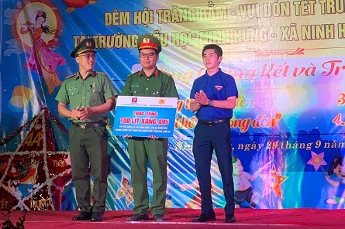 Tổ chức vui Tết Trung thu cho gần 500 thiếu nhi xã Ninh Hưng