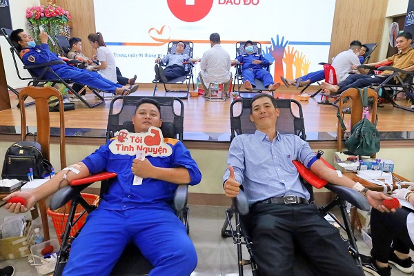 Petrolimex: tiếp tục sáng ngời “Giọt Xăng hồng – Giọt Dầu đỏ”