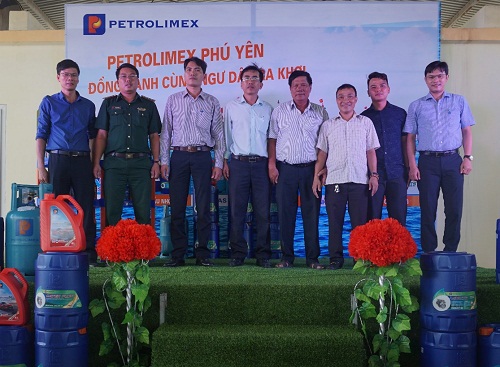 Petrolimex Phú Yên "cùng ngư dân ra khơi"
