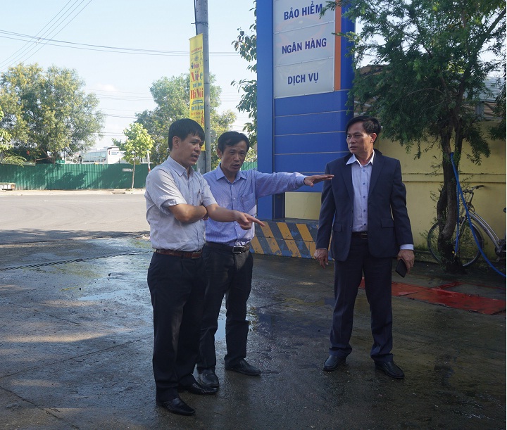Kiểm tra, khắc phục sau mưa lũ đảm bảo phục vụ khách hàng