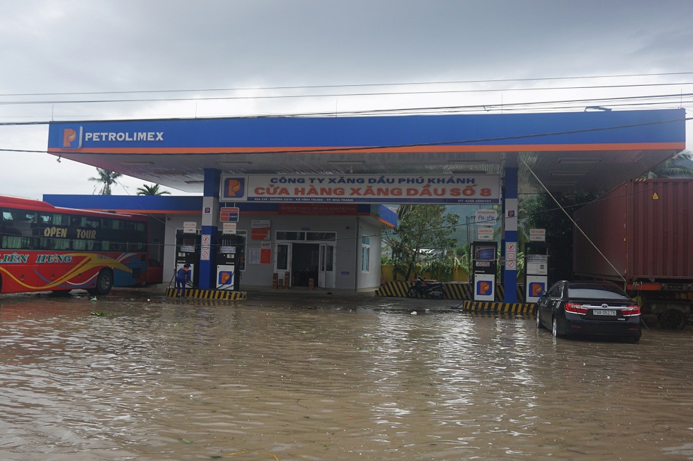 Khắc phục hậu quả bão số 12 (bão Damrey)