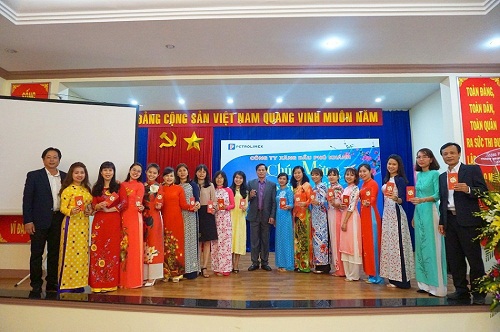 Petrolimex Khánh Hòa trong ngày làm việc đầu Xuân Mậu Tuất 2018