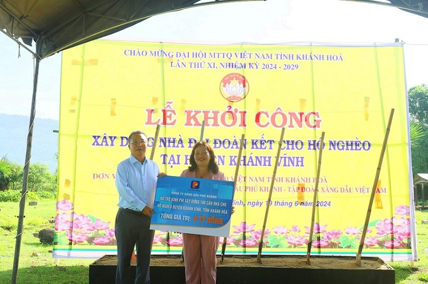 Petrolimex Khánh Hoà hỗ trợ xây 100 nhà Đại đoàn kết tại huyện Khánh Vĩnh