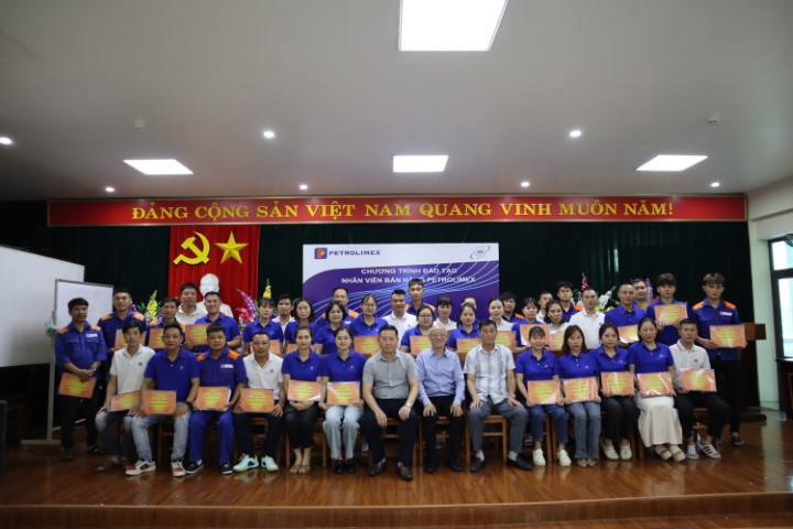 Petrolimex Yên Bái Tổ chức thành công 02 lớp đào tạo nhân viên bán hàng Petrolimex 2025